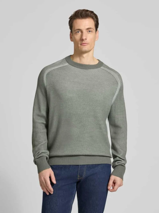 Zdjęcie produktu Krój regular fit sweter z dzianiny z mieszanki wełny dziewiczej model 'AKAJER' Boss Oliwkowy