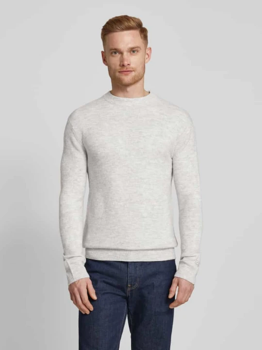 Zdjęcie produktu Sweter z dzianiny o kroju regular fit z wełną i wyhaftowanym logo na rękawie Tom Tailor Jasnoszary melanż