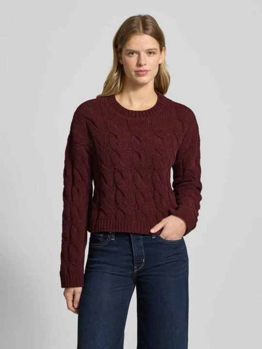 Zdjęcie produktu Sweter z dzianiny o kroju regular fit ze ściegiem warkoczowym model „ELLY” Only Bordowy