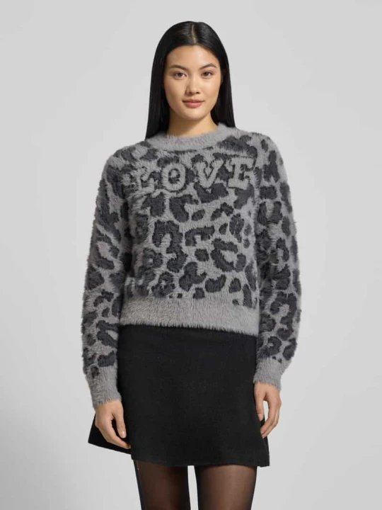 Zdjęcie produktu Sweter z dzianiny o kroju regular fit ze wzorem na całej powierzchni model ‘JUNGLE’ Vero Moda Grafitowy
