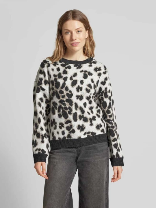 Zdjęcie produktu Sweter z dzianiny o kroju regular fit z dodatkiem wełny model 'NANA' Pieces Złamany biały