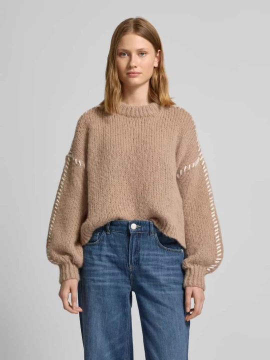Zdjęcie produktu Sweter z dzianiny o kroju relaxed fit z detalem w kontrastowym kolorze model ‘FENG’ Vero Moda