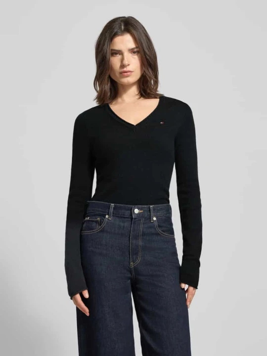 Zdjęcie produktu Sweter z dzianiny o kroju slim fit z czystej wełny Tommy Hilfiger Czarny