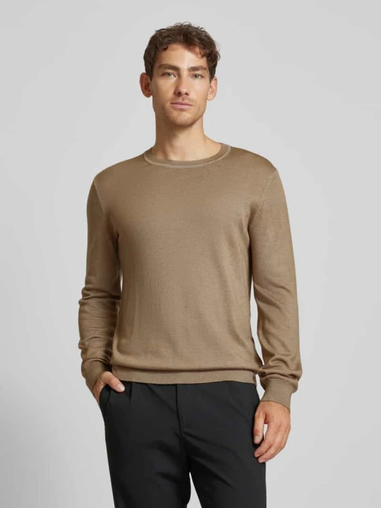 Zdjęcie produktu Sweter z dzianiny o kroju slim fit z żywej wełny z okrągłym dekoltem OLYMP Level 5 Beżowy
