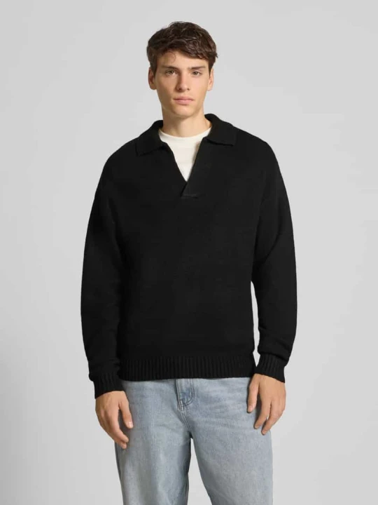Zdjęcie produktu Sweter z dzianiny o kroju loose fit z dodatkiem wełny model „SOHO” Jack&Jones Czarny