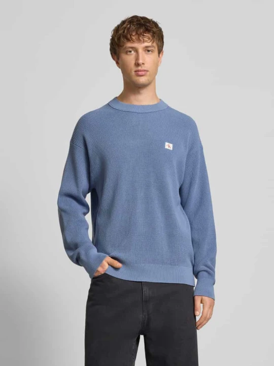 Zdjęcie produktu Sweter z dzianiny z fakturowanym wzorem i okrągłym dekoltem Calvin Klein Jeans Błękitny