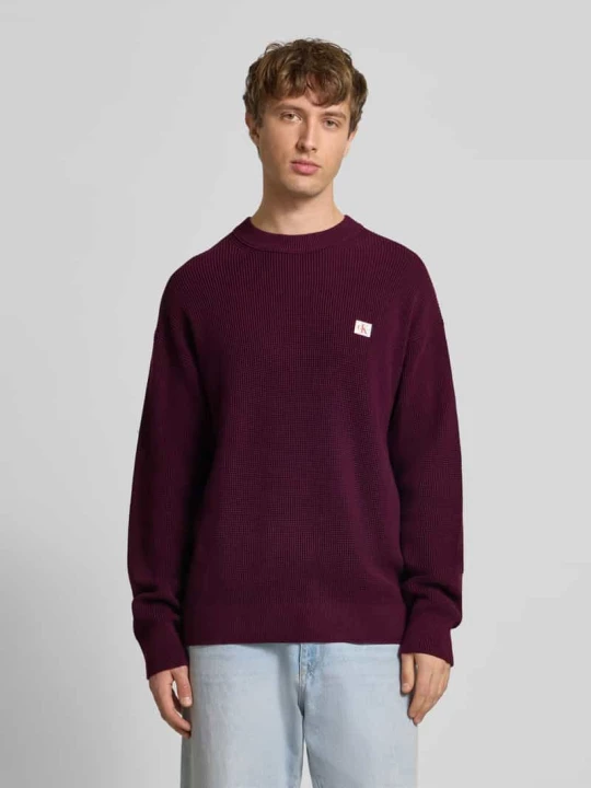 Zdjęcie produktu Sweter z dzianiny z fakturowanym wzorem i okrągłym dekoltem Calvin Klein Jeans Bordowy