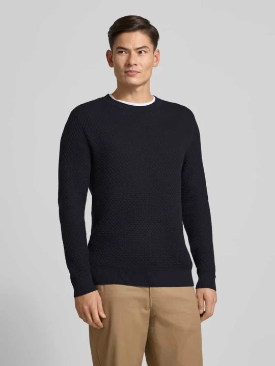 Zdjęcie produktu Sweter z dzianiny z fakturowanym wzorem model ‘BARKLEY’ Jack&Jones Granatowy
