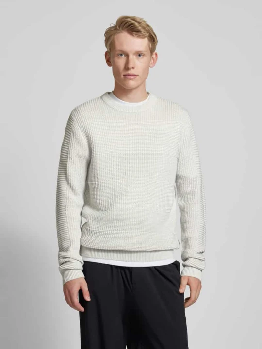 Zdjęcie produktu Sweter z dzianiny z fakturowanym wzorem model ‘HUGO’ Jack&Jones Jasnoszary