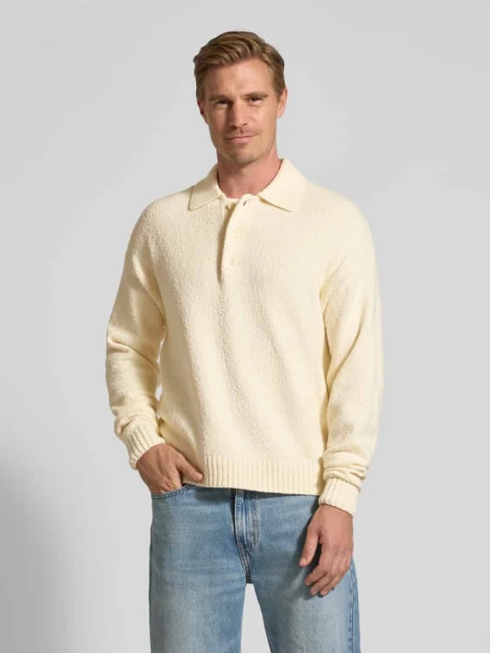 Zdjęcie produktu Sweter z dzianiny z kołnierzykiem polo model ‘BEKKET’ Drykorn Złamany biały