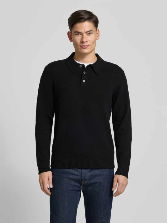 Zdjęcie produktu Sweter z dzianiny z kołnierzykiem polo model ‘MAVERICK’ Jack&Jones Czarny