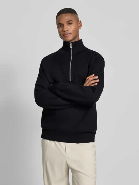 Zdjęcie produktu Sweter z dzianiny z mieszanki wiskozy z zamkiem błyskawicznym Calvin Klein Czarny