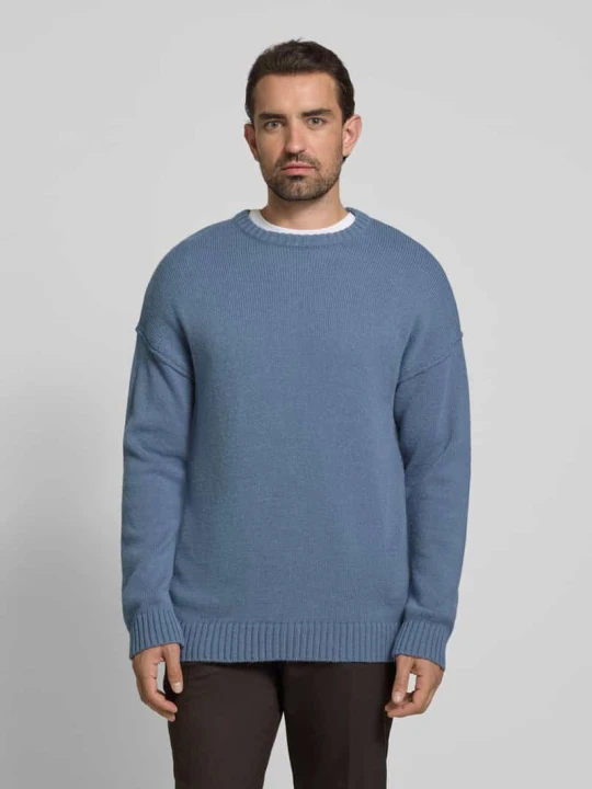 Zdjęcie produktu Sweter z dzianiny krój loose fit z dodatkiem wełny model „MALIO” Drykorn Niebieski