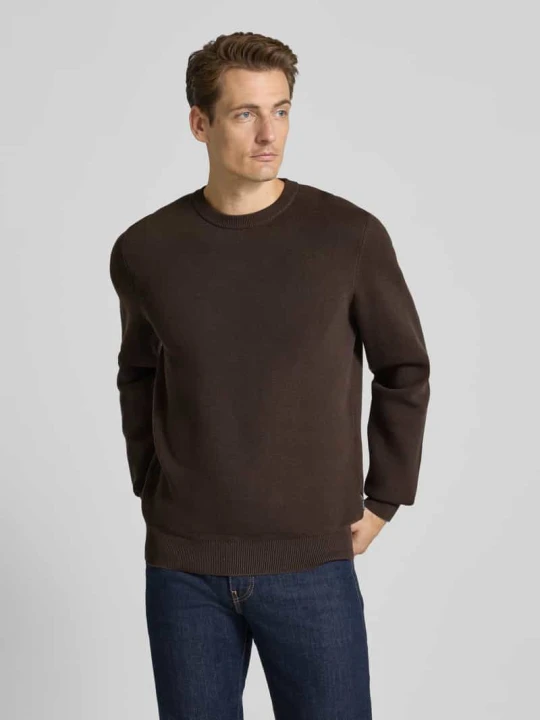 Zdjęcie produktu Sweter z dzianiny z okrągłym dekoltem model ‘THEO’ Casual Friday Czekoladowy