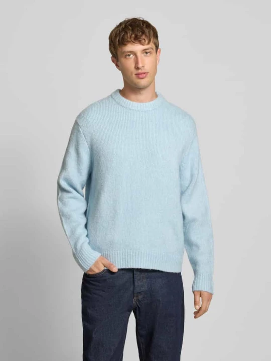 Zdjęcie produktu Sweter z dzianiny z prążkowanymi wykończeniami model ‘LIVERPOOL’ Jack&Jones Jasnoniebieski