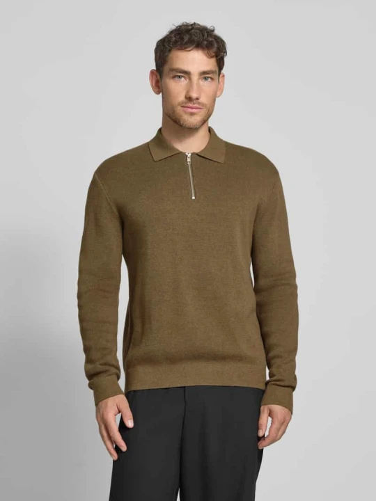 Zdjęcie produktu Sweter z dzianiny z prążkowanymi wykończeniami model ‘MILANO’ Jack&Jones Oliwkowy