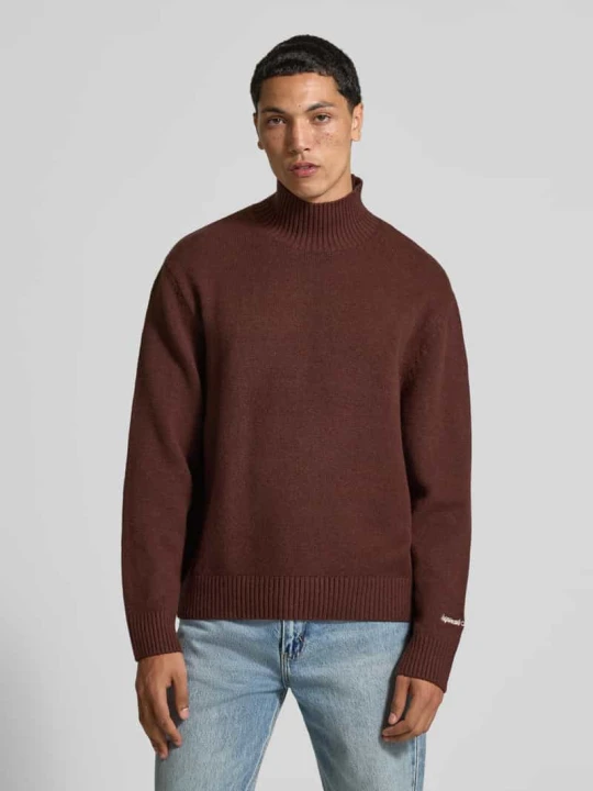 Zdjęcie produktu Półgolfowy sweter z prążkowanymi wykończeniami Model „NORREBRO” Jack&Jones Średniobrązowy