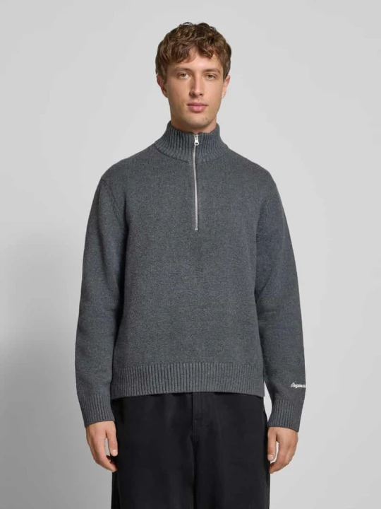 Zdjęcie produktu Sweter z dzianiny z prążkowanymi wykończeniami model ‘NORREBRO’ Jack&Jones Ciemnoszary melanż