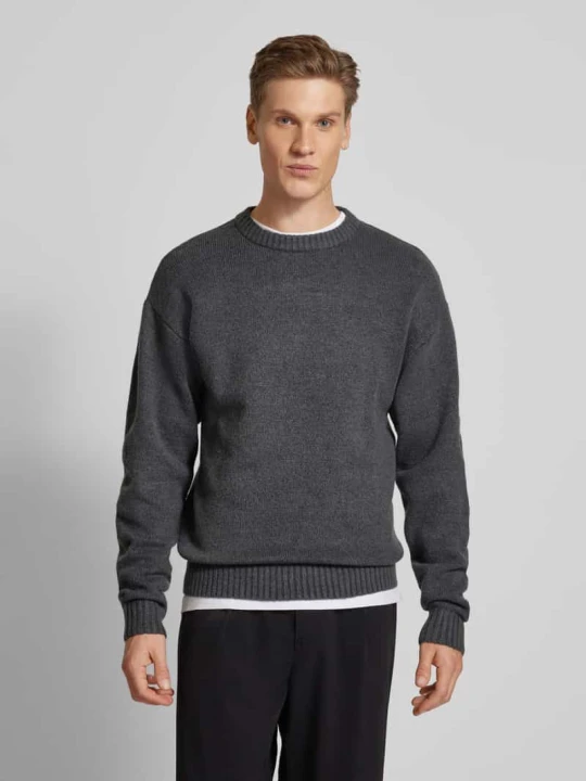 Zdjęcie produktu Sweter z dzianiny z prążkowanymi wykończeniami model ‘OLLIE’ Jack&Jones Antracytowy