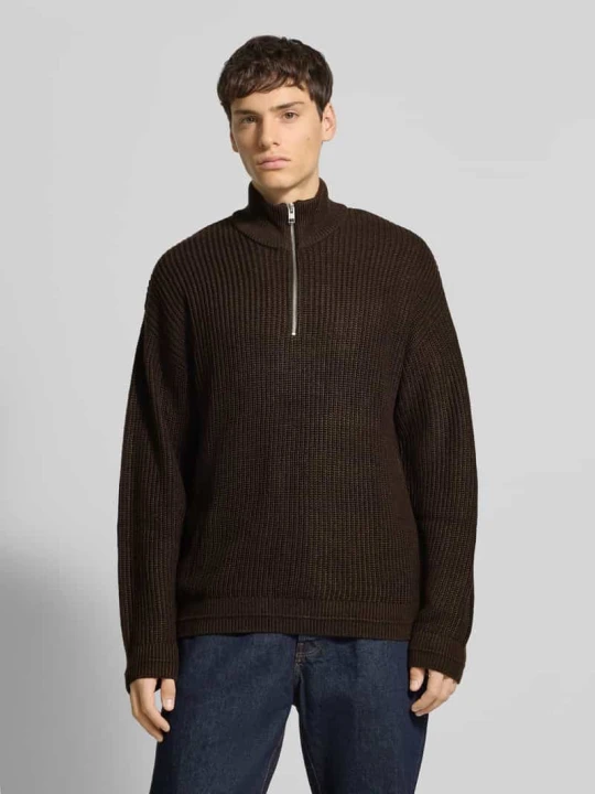 Zdjęcie produktu Sweter z dzianiny z zamkiem błyskawicznym model ‘KAITO’ Jack&Jones Ciemnobrązowy