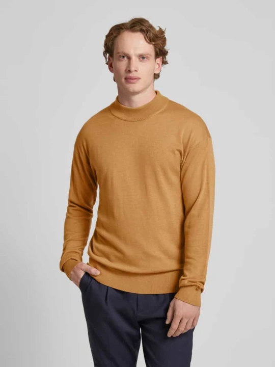Zdjęcie produktu Sweter z dzianiny krój regular fit z dodatkiem wełny model „CORE” Scotch & Soda Camel