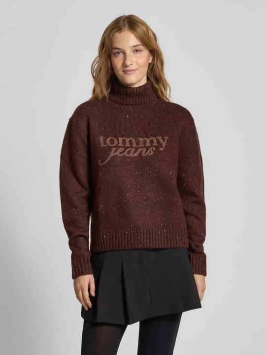 Zdjęcie produktu Sweter z golfem krój regular fit z dodatkiem wełny model „NEP” Tommy Jeans Czekoladowy