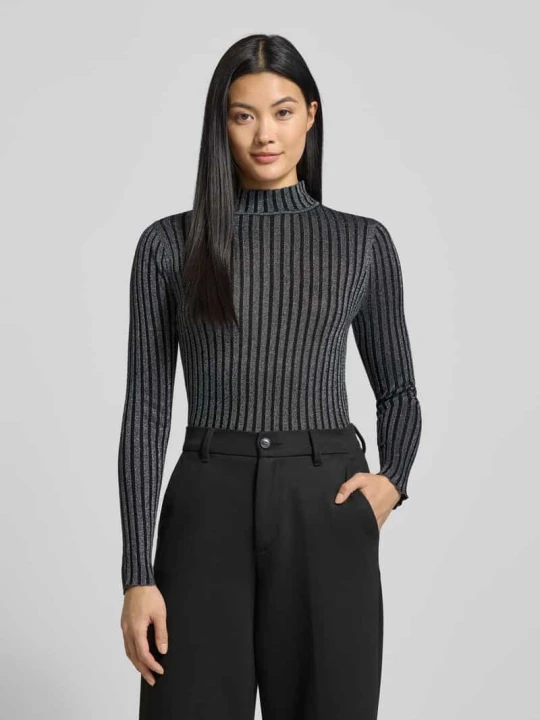 Zdjęcie produktu Sweter z półgolfem o kroju slim fit z mieszanki wiskozy ze stójką Model 'Violetta' Soyaconcept Metaliczny czarny