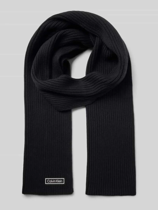Zdjęcie produktu Szal z domieszką kaszmiru i naszywką z logo Calvin Klein czarny