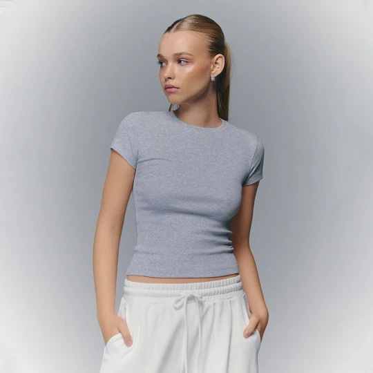 Zdjęcie produktu Szara dopasowana koszulka basic House