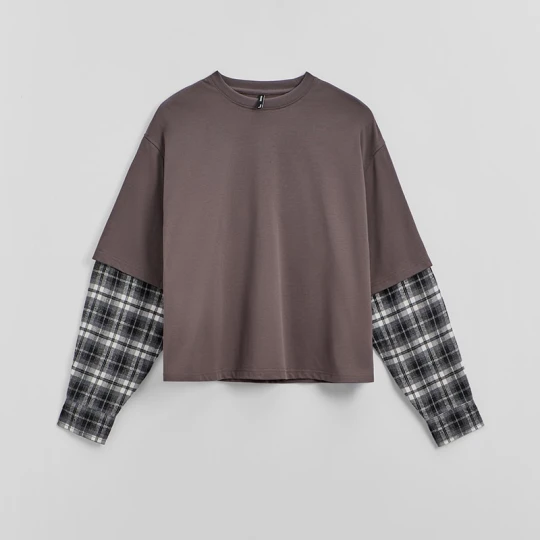 Zdjęcie produktu Szara koszulka cropped z aplikacją 80 i rękawami w kratę House