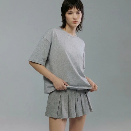 Zdjęcie produktu Szara koszulka cropped z okrągłym dekoltem House