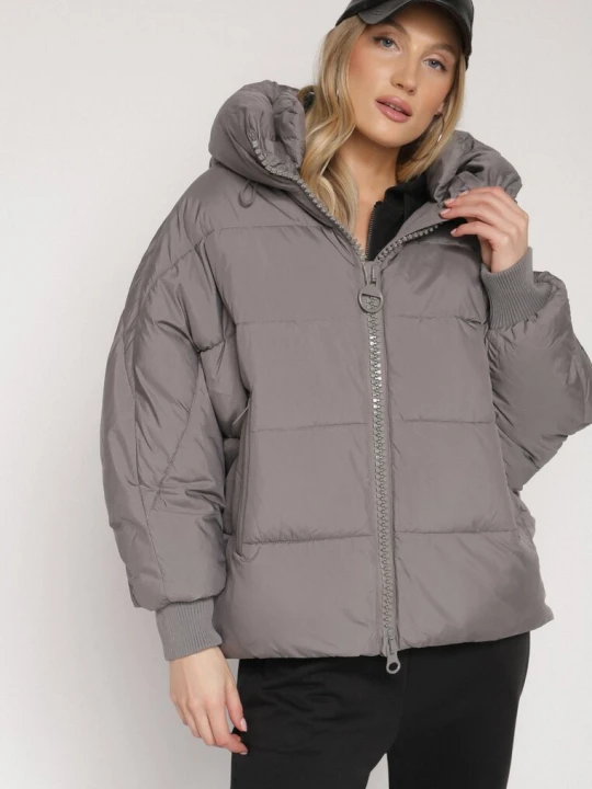 Zdjęcie produktu Szara Pikowana Kurtka o Kroju Oversize z Kapturem Mevisana Rosse Line