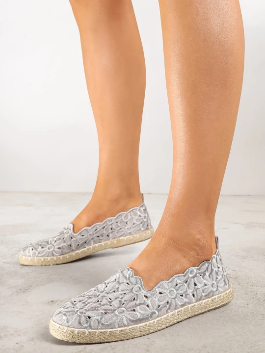 Zdjęcie produktu Szare Ażurowe Espadryle Vices w Kwiatowy Wzór z Plecionki Donavia