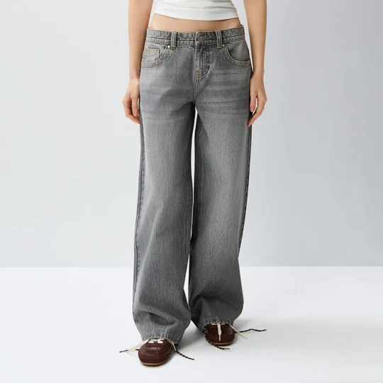 Zdjęcie produktu Szare jeansy baggy fit low waist z efektem sprania House