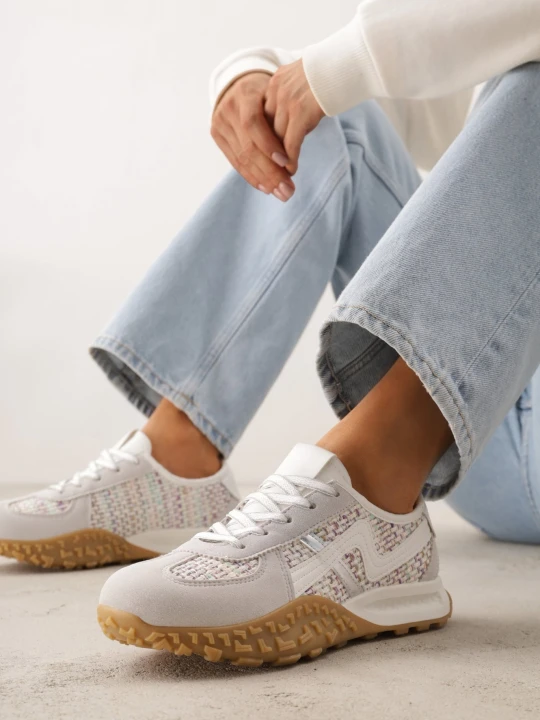Zdjęcie produktu Szare Sneakersy z Futurystyczną Tłoczoną Podeszwą i Geometrycznym Wzorem Emalorine Maira