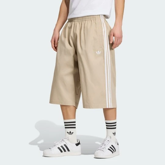 Zdjęcie produktu SZORTY ADICOLOR SST COTTON TWILL Adidas Khaki Three