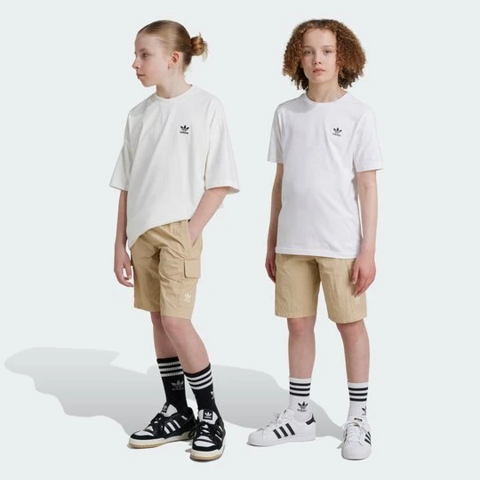 Zdjęcie produktu Szorty Cargo dla dzieci Adidas Magic Beige