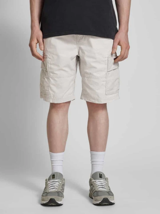 Zdjęcie produktu Szorty cargo o kroju regular fit z paskiem model ‘Heavy’ Superdry Złamany biały