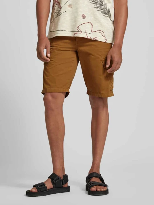 Zdjęcie produktu Szorty cargo o kroju regular fit z wyhaftowanym logo model ‘WEMBLEY’ Lyle & Scott Beżowy