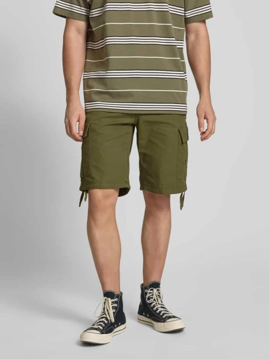 Zdjęcie produktu Szorty cargo o kroju regular fit ze szlufkami na pasek model ‘COLE BARKLEY’ Jack&Jones Oliwkowy