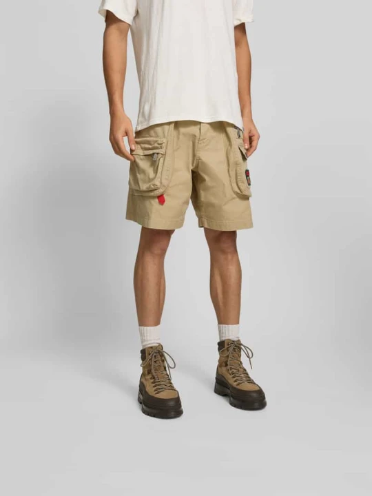 Zdjęcie produktu Szorty cargo o luźnym kroju z naszywką z logo Dsquared2 Beżowy