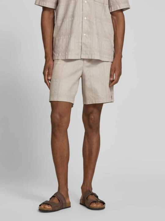 Zdjęcie produktu Szorty chino o kroju tapered z czystej bawełny model 'SANDREW_6_SHORTS' Boss Piaskowy