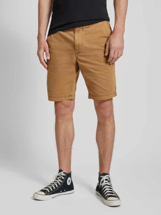 Zdjęcie produktu Szorty chinosy o kroju regular fit z bocznymi, wpuszczanymi kieszeniami Superdry Camel
