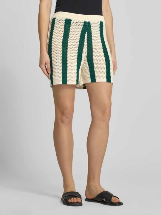 Zdjęcie produktu Szorty dresowe o kroju regular fit z czystej bawełny model 'KENZIE' Pieces Zielony