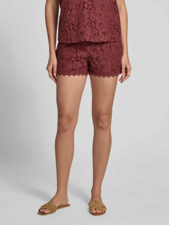Zdjęcie produktu Szorty dresowe o kroju regular fit z koronki model 'HONEY' Vero Moda Bordowy