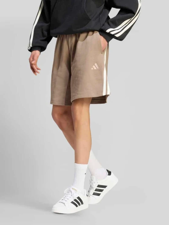 Zdjęcie produktu Szorty dresowe w kroju relaxed fit z czystej bawełny Adidas Beżowy