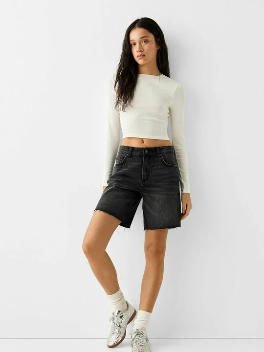 Zdjęcie produktu Szorty jeansowe Bershka czarny