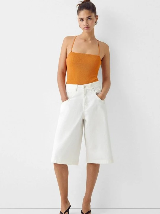 Zdjęcie produktu Szorty jeansowe Bershka biały