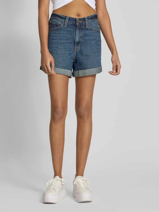 Zdjęcie produktu Szorty jeansowe o kroju mom fit z wpuszczanymi kieszeniami Levi's Ciemnoniebieski