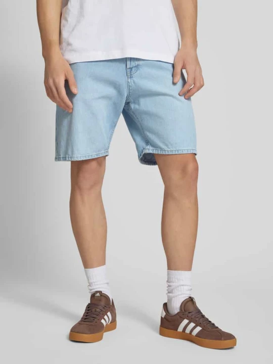 Zdjęcie produktu Szorty jeansowe o luźnym kroju z 5 kieszeniami model ‘TONY’ Jack&Jones Jasnoniebieski